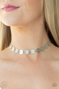 Reflection Detection - Silver Discs Choker Necklace